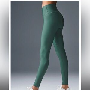 ALO AIRLIFT WINTER IVY HIGH WAIST LEGGINGS- NEVER WORN- NWT.  Women's Leggings